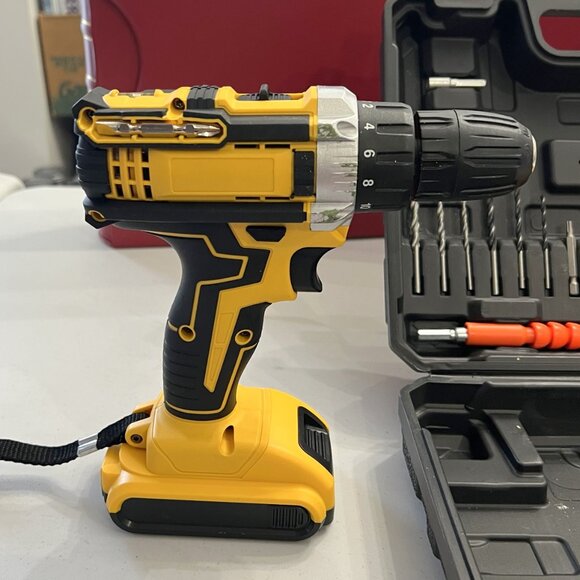 New Rechargeable Cordless Drill w/2 Lithium Batteries, Quick Charger & Tool kit! - Picture 5 of 16